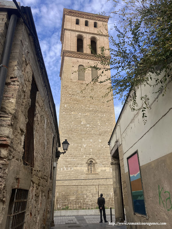 SARCÓFAGO GÓTICO